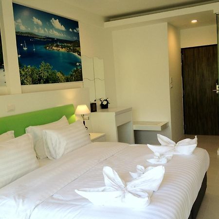 Armoni Patong Beach Hotel Exterior photo