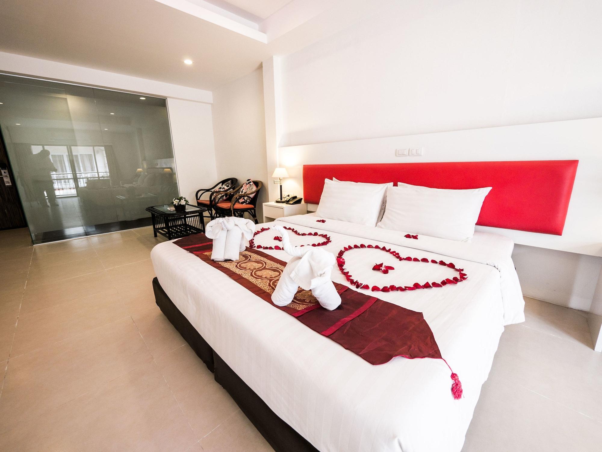 Armoni Patong Beach Hotel Exterior photo