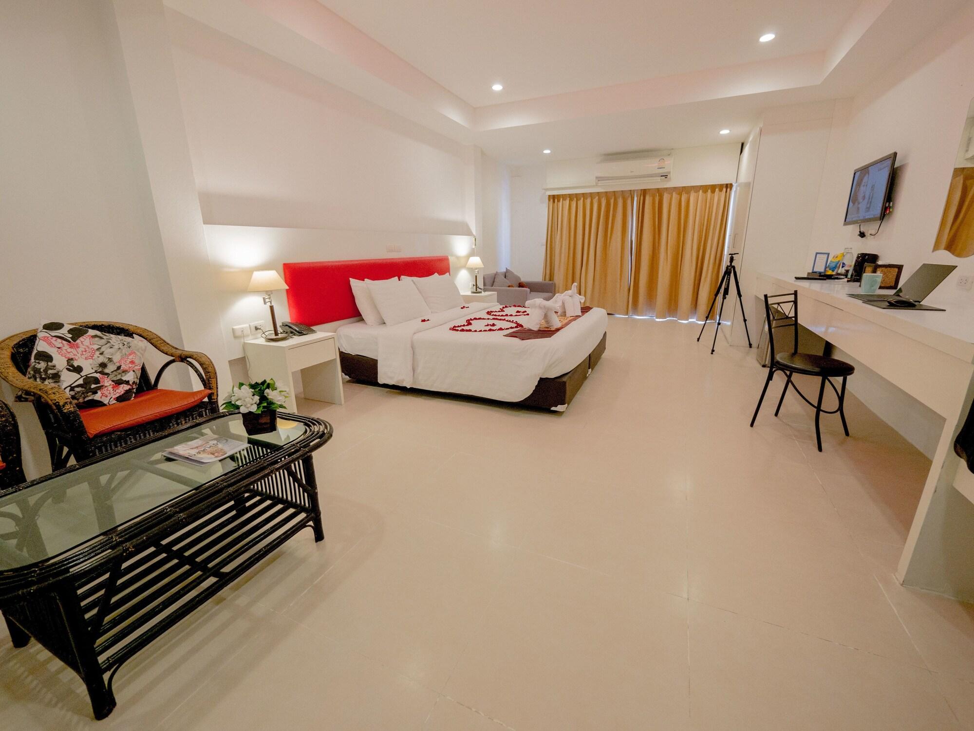 Armoni Patong Beach Hotel Exterior photo