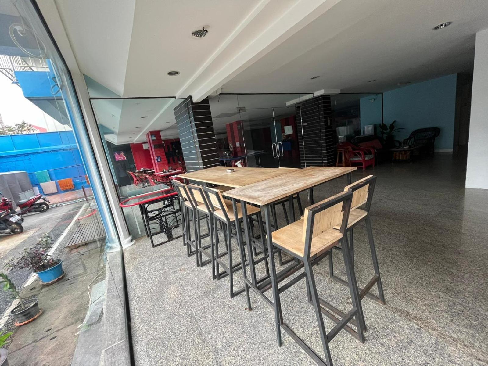 Armoni Patong Beach Hotel Exterior photo
