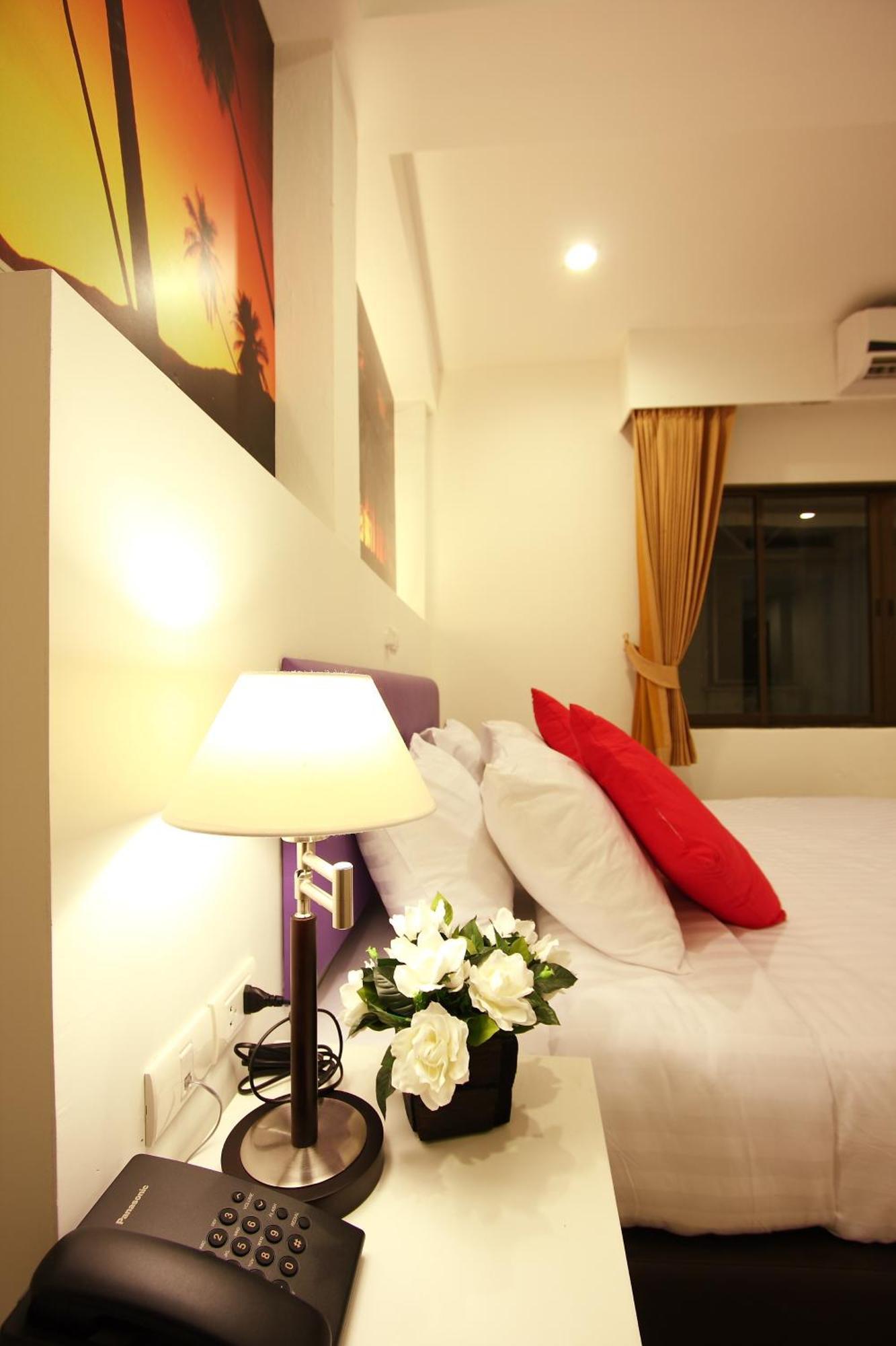 Armoni Patong Beach Hotel Exterior photo