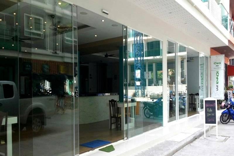 Armoni Patong Beach Hotel Exterior photo