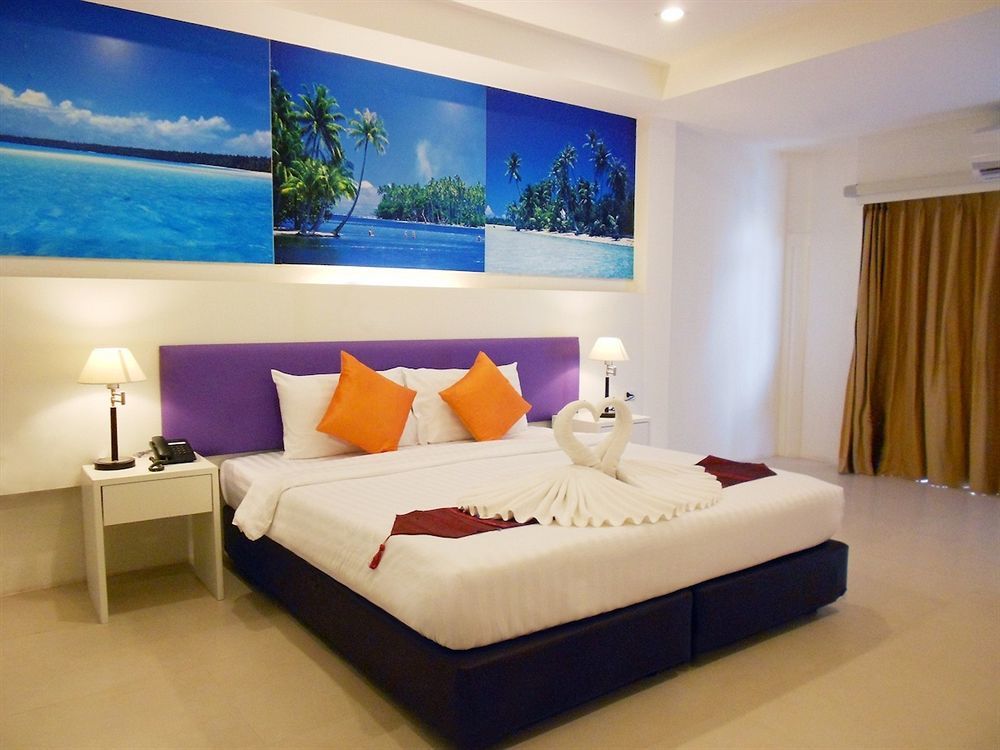Armoni Patong Beach Hotel Exterior photo