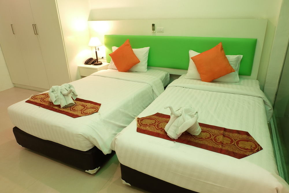 Armoni Patong Beach Hotel Exterior photo