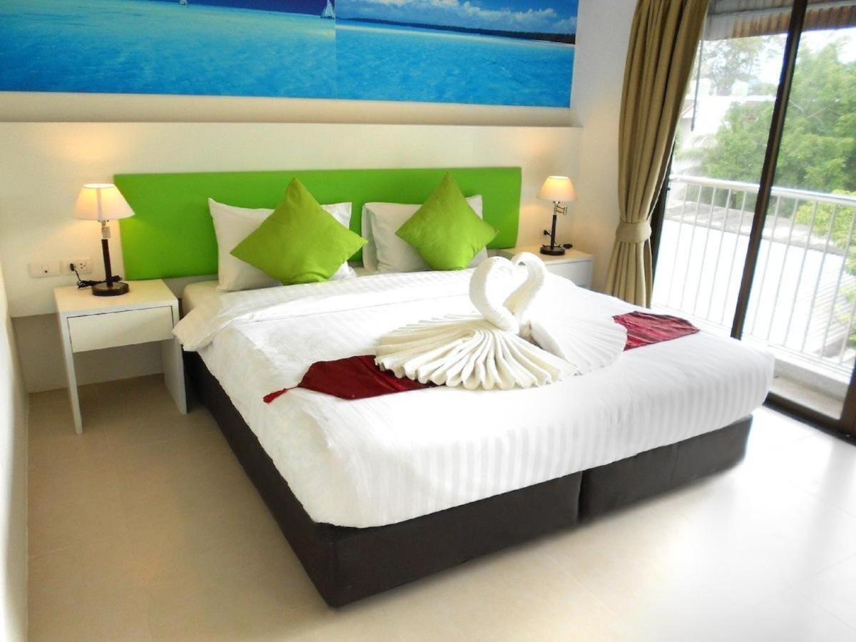 Armoni Patong Beach Hotel Exterior photo
