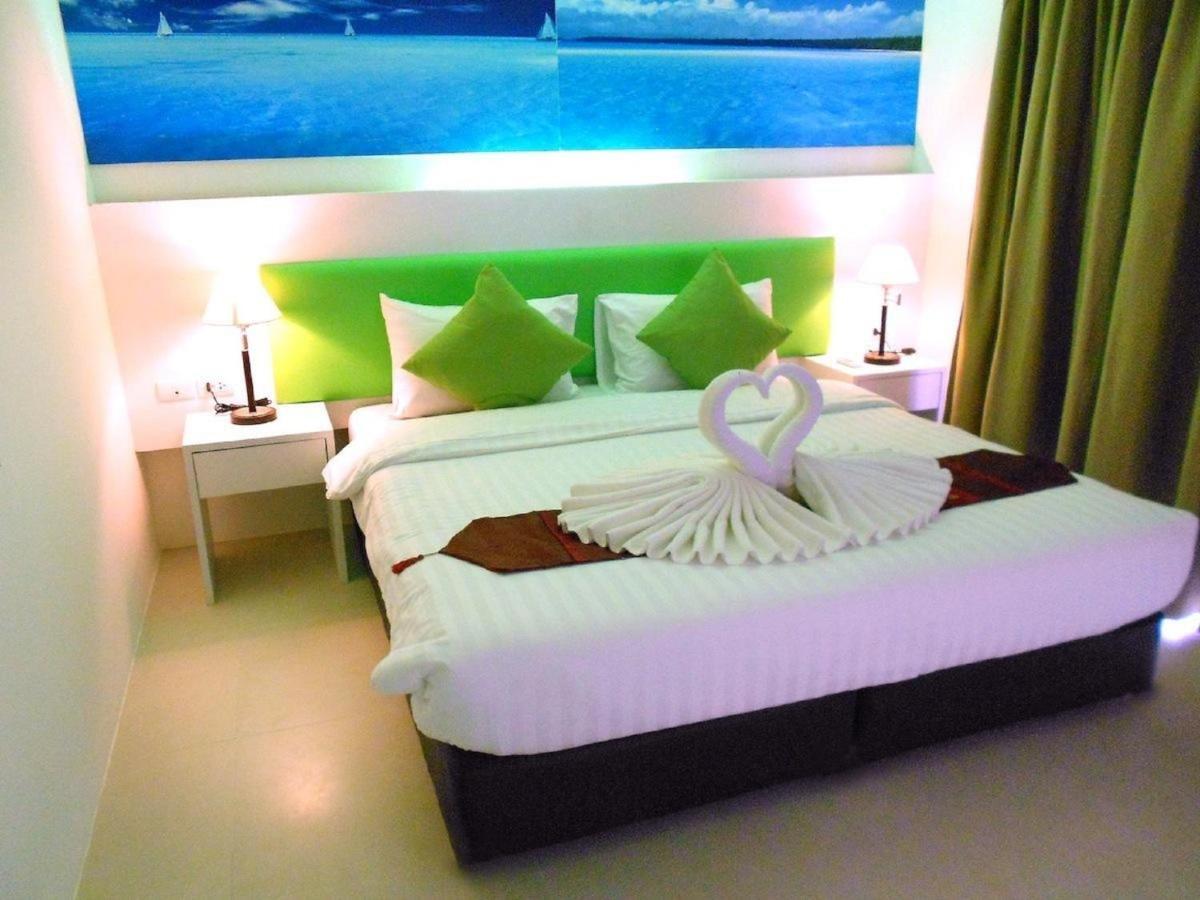 Armoni Patong Beach Hotel Exterior photo